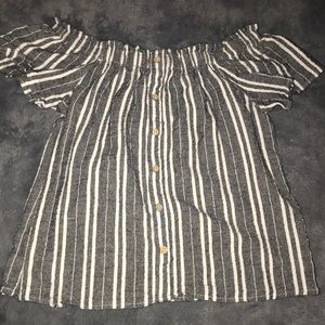 B&W over the shoulder top